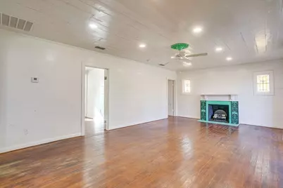 619 W Live Oak Street, Jacksboro, TX 76458 - Photo 4