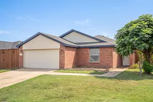 14812 Ledgeview Ct, Balch Springs, TX 75180 - Photo 2