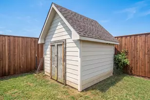 14812 Ledgeview Ct, Balch Springs, TX 75180 - Photo 34
