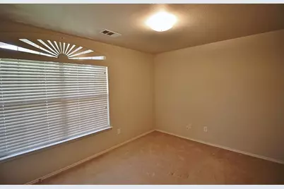 2816 Park Springs Drive, Grand Prairie, TX 75052 - Photo 16