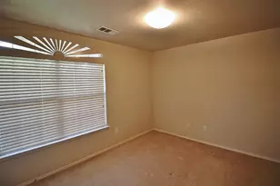 2816 Park Springs Dr, Grand Prairie, TX 75052 - Photo 16