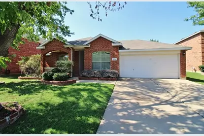 2816 Park Springs Drive, Grand Prairie, TX 75052 - Photo 1