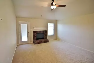 2816 Park Springs Drive, Grand Prairie, TX 75052 - Photo 4