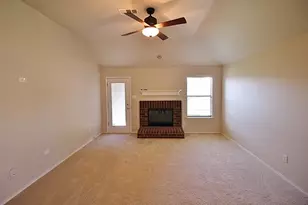 2816 Park Springs Dr, Grand Prairie, TX 75052 - Photo 2