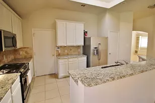 2816 Park Springs Dr, Grand Prairie, TX 75052 - Photo 8
