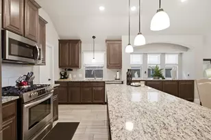 540 Ramon St, Burleson, TX 76028 - Photo 8