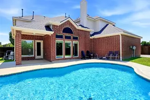 5231 Woodfield Dr, Grand Prairie, TX 75052 - Photo 1