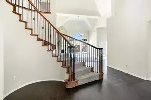 5231 Woodfield Dr, Grand Prairie, TX 75052 - Photo 6