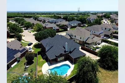 5231 Woodfield Drive, Grand Prairie, TX 75052 - Photo 4