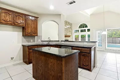 5231 Woodfield Drive, Grand Prairie, TX 75052 - Photo 16