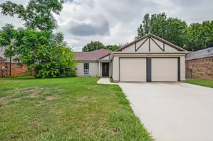 2325 Warwick Ave, Grand Prairie, TX 75052 - Photo 1