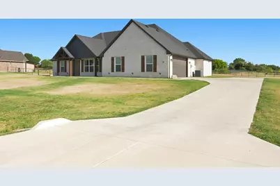 121 Friendship Way, Boyd, TX 76023 - Photo 2