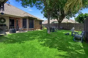 106 Honeysuckle Dr, Justin, TX 76247 - Photo 6
