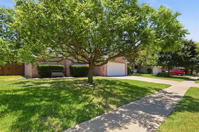 2771 Oakdale Drive, Burleson, TX 76028 - Photo 2