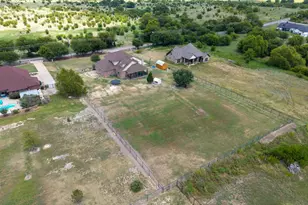 8909 County Rd 915, Godley, TX 76044 - Photo 34