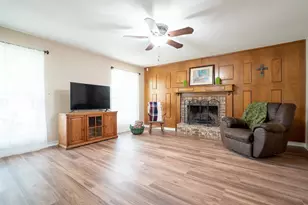 1479 Lockwood St, Stephenville, TX 76401 - Photo 4
