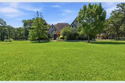 8220 Plum Creek Trail, Burleson, TX 76028 - Photo 2