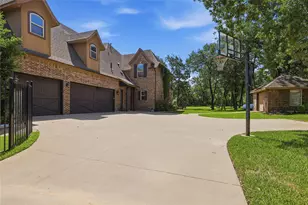 8220 Plum Creek Trail, Burleson, TX 76028 - Photo 4
