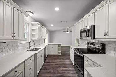 1005 Keller Avenue, Benbrook, TX 76126 - Photo 6