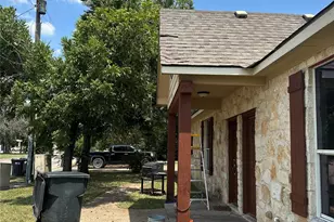 1900 S 15th St, Waco, TX 76706 - Photo 2