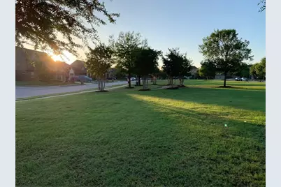 2321 Petunia Ln, Rowlett, TX 75089 - Photo 2