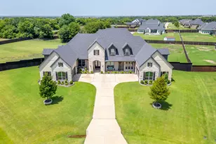 651 Bandera Dr, Waxahachie, TX 75167 - Photo 2