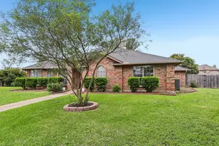 8205 Danbury Ct, Rowlett, TX 75089 - Photo 2