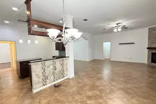 5852 Windy Meadow Ln, Grand Prairie, TX 75052 - Photo 10