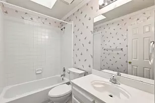 2740 Summertree Dr, Carrollton, TX 75006 - Photo 12
