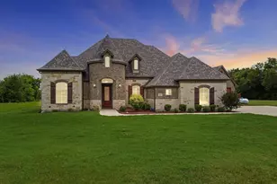 241 Rockett Ln, Pecan Hill, TX 75154 - Photo 1