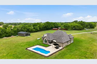 241 Rockett Lane, Pecan Hill, TX 75154 - Photo 2