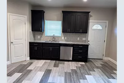 729 E Brown Street #B, Cleburne, TX 76031 - Photo 18