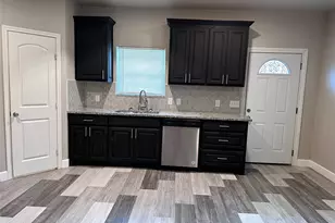 729 E Brown St, Cleburne, TX 76031 - Photo 18