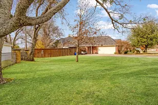 2700 Rex Cruse Dr, Sherman, TX 75092 - Photo 4