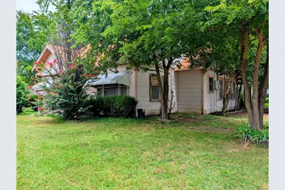 1000 N Morris Street, Gainesville, TX 76240 - Photo 2