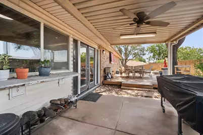 329 E Crossland Boulevard, Grand Prairie, TX 75052 - Photo 30