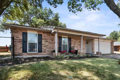 329 E Crossland Boulevard, Grand Prairie, TX 75052 - Photo 28