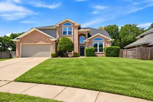 901 Tennison Dr, Euless, TX 76039 - Photo 2