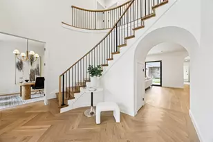 6860 Southridge Dr, Dallas, TX 75214 - Photo 2