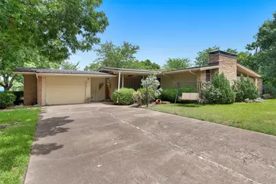 703 N Holly Avenue, Sherman, TX 75092 - Photo 1