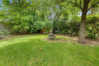 703 N Holly Avenue, Sherman, TX 75092 - Photo 22
