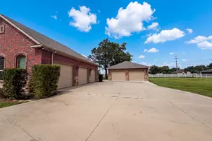 8580 Cedar Creek Ln, Greenville, TX 75402 - Photo 18