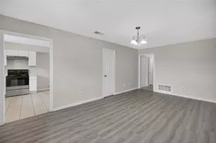 1128 Pleasant Valley Ln, Arlington, TX 76015 - Photo 6