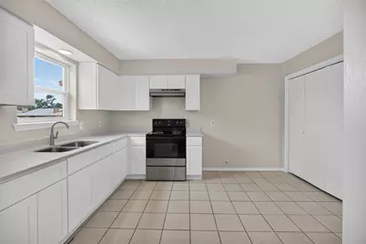 1128 Pleasant Valley Lane, Arlington, TX 76015 - Photo 10