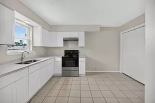1128 Pleasant Valley Ln, Arlington, TX 76015 - Photo 10