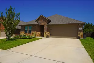 871 Philadelphia St, Fate, TX 75189 - Photo 2