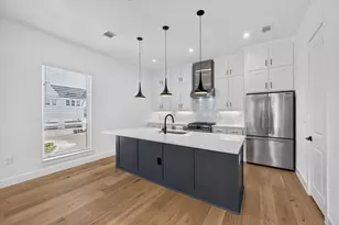 131 Thornton St, Arlington, TX 76013 - Photo 1