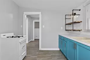 2821 Gladstone Dr, Dallas, TX 75211 - Photo 4