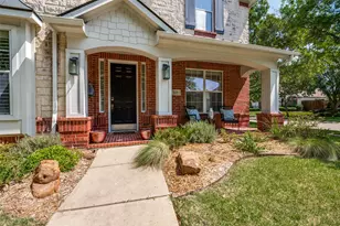 2275 Dame Laurel Ln, Lewisville, TX 75056 - Photo 2