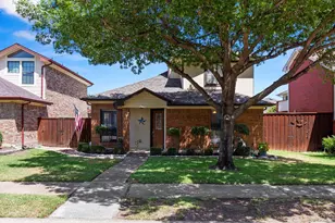 2920 Peninsula Way, Carrollton, TX 75007 - Photo 2